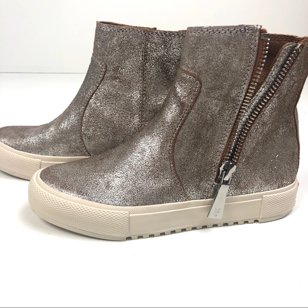FRYE Metallic Gold Gia Lug Ankle Booties High Tops Size 5.5 NEW